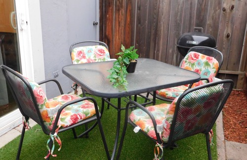 Fairfield House | Cozy & Centrally located Fairfield Modern Townhome