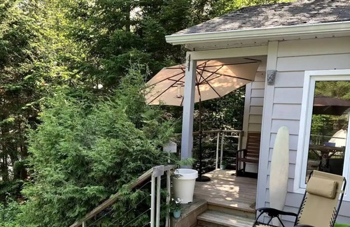 Saint-Faustin-Lac-Carre Ski Chalet | Cozy chalet on the lake and the Laurentians mountains