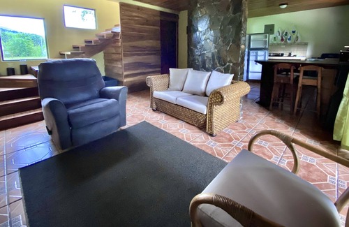 San Isidro Ski Chalet | Cozy Chalet 15 minutes from Volcan Poas,
