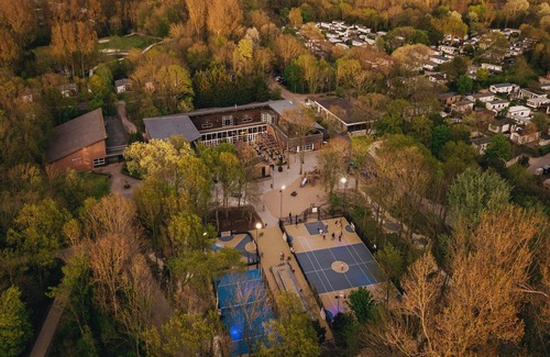 Ockenburgh Ski Chalet | Cozy Chalet Close to the Beach