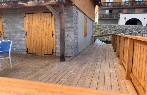 Pra Loup Ski Chalet | Cozy chalet for 10 in Pra Loup, terrace, fireplace, and WiFi