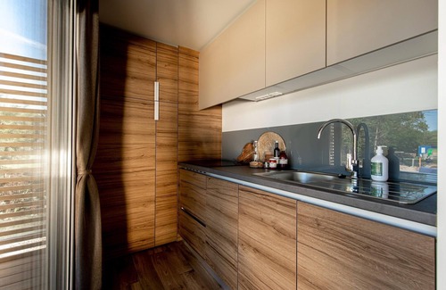 Noordoostelijk van Schaarsbergen Ski Chalet | Cozy chalet in a holiday park