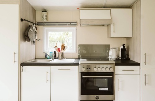 Goedereede Ski Chalet | Cozy chalet in Goedereede with garden