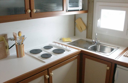 Echassieres Cottage | Cozy chalet in green area with animals