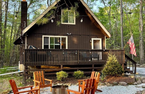 Thornhurst Ski Chalet | Cozy Chalet in Lake Community, Pocono Mountains, w/Hot Tub