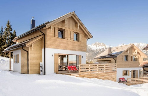 Weisspriach Ski Chalet | Cozy Chalet in Weißpriach with Terrace
