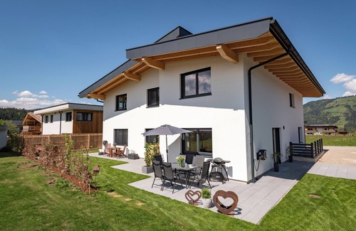 Hopfgarten im Brixental Apartment | Cozy chalet invites you to feel good