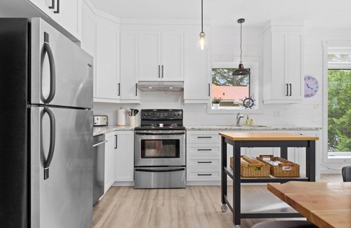 Orford Ski Chalet | Cozy Chalet lakeside near Magog