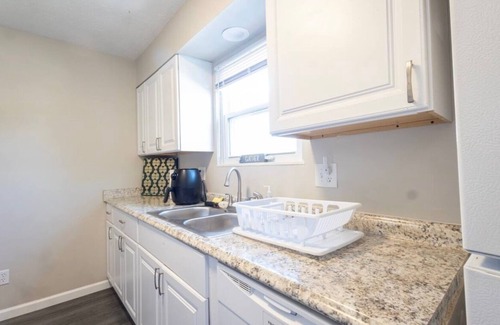 Erlanger Apartment | Cozy & Charming 2-bedroom, 2 bath in Central location near Cincinnati