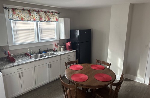 Kernersville House | Cozy & Charming In Kernersville