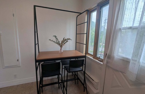 Ahuntsic Apartment | Cozy & Charming Montreal Apartment Next to Metro/Subway 2 Bedrooms + Garden