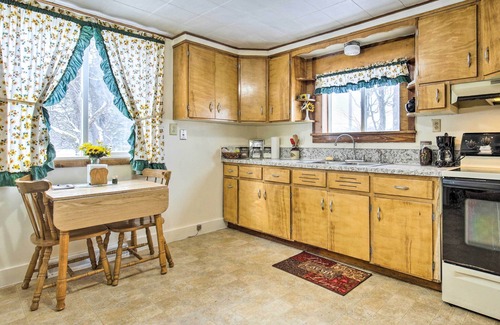 Chassell House | Cozy Chassell House - 10 Mi to Portage Lake!