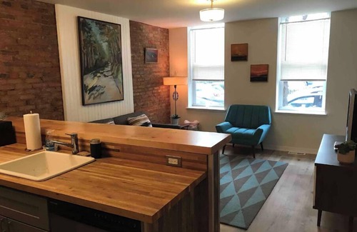 Center City Apartment | Cozy chic 1 bedroom apartment!
