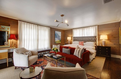 Westfield Apartment | Cozy, Chic Apartment Nestled Amongst Oak Trees In The Heart Of Austin