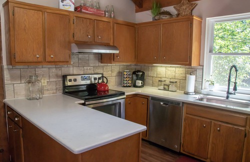 Donelson House | Cozy & Chic Rustic Retreat-Luxury Log Home ❤️ Near Downtown, Opry and Much More♫