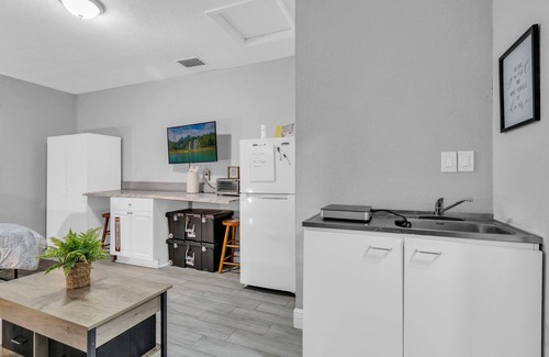 Carver City - Lincoln Gardens Apartment | Cozy & Chic Studio Stay at Vibrant South Tampa!
