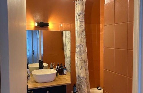 Quartier de la Folie-Mericourt Apartment | Cozy & Chill apartment