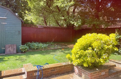 Chippenham House | Cozy Chippenham Double En-suite 5 Bed House with Free Parking for 4 cars