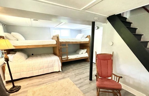 Intervale Ski Chalet | Cozy Christmas Chalet - Fire Pit, Grill, Close to North Conway