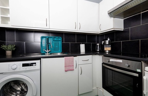 Tollcross Apartment | Cozy City Centre 1 Bedroom Apt by the Meadows! 8