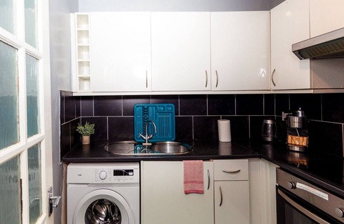 Tollcross Apartment | Cozy City Centre 1 Bedroom Apt by the Meadows! 8