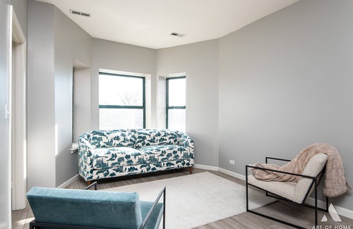 Chicago Apartment | Cozy Cityside Apartment with Office