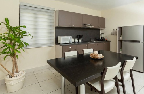 Munoz Apartment | COZY & CLEAN 1 Bedroom Royal suite 5 star amenities