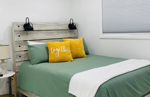 Whitney Apartment | Cozy, Clean, and Cute 1-Bedroom Guest Studio