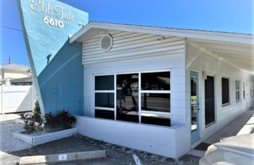 Siesta Key Cottage | Cozy, Clean & Crazily Convenient