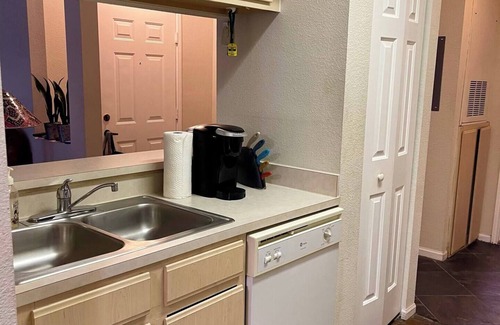 Clearwater Apartment | Cozy Clearwater Condo. Resort-Style Pool, Close to Spectacular Clearwater Beach!