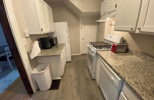 Clintonville House | Cozy Clintonville 3-Bed Mid-Century Townhome with Parking near OSU 1