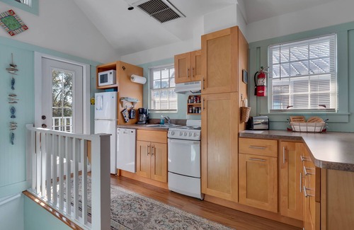 Steinhatchee Cottage | Cozy Clove Cottage in the Steinhatchee Landing Resort