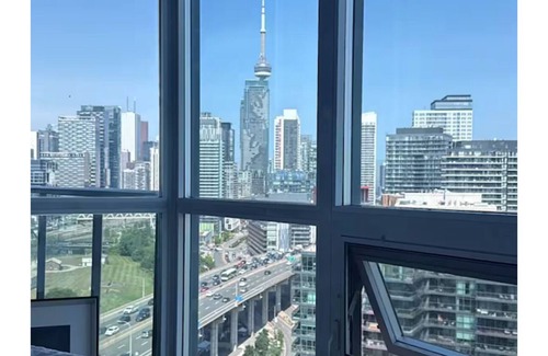 Niagara Apartment | Cozy CN Tower And Lake Views Apartment