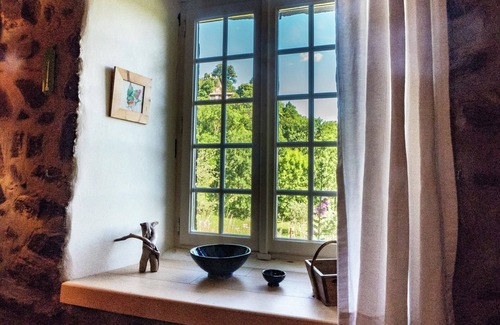 Saint-Privat-d'Allier House | Cozy Countryside Escape in Auvergne