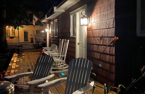 Wheaton Apartment | Cozy Coach House In Central Wheaton Illinois