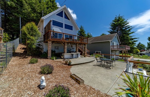 Shelter Cove House | Cozy coastal home with magnificent ocean views, near private landing strip.