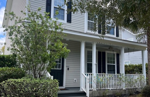 Bluffton House | Cozy coastal pet friendly home located in downtown Bluffton!