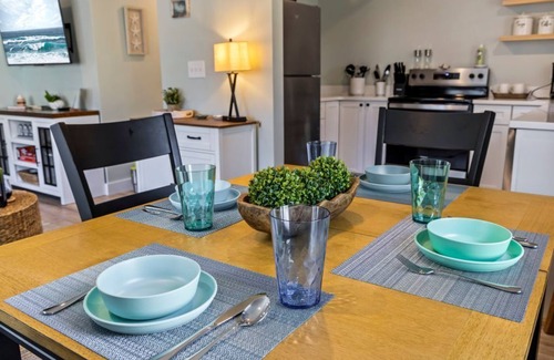 Ocean Park Condo | Cozy Coastal Retreat Walk to Pier & Shoreline