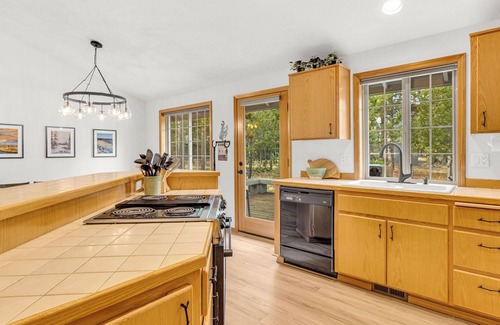 Deer Park House | Cozy Comfort in the Heart of Sunriver – Nature, Adventure & Relaxation Await!