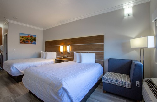 Sedona Hotel | Cozy Comfort Queen Room Near Bell Rock Mountain - Family Retreat