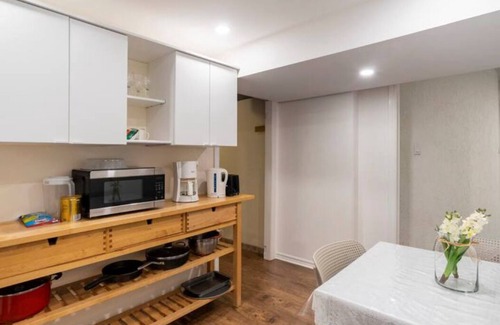 Richmond Hill Apartment | Cozy comfort unit in Richmond Hill. Your home away from home!