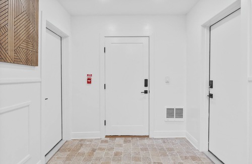 Wynnefield Apartment | Cozy Comfortable and Quiet Queen Suite