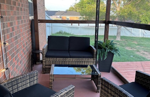 Clarendon House | Cozy, comfortable home in a quiet neighborhood!