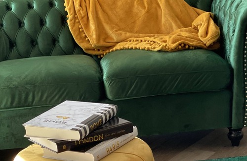 Soulard Apartment | Cozy comfortable space in soulard HOT TUB NOW OPEN