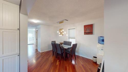 Cougar Ridge House | Cozy comfy and relaxing home at Cougaridge SW Calgary