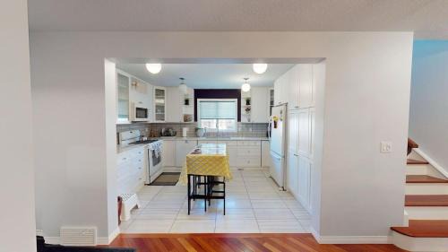 Cougar Ridge House | Cozy comfy and relaxing home at Cougaridge SW Calgary