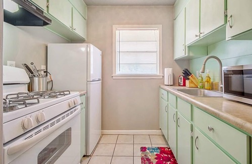 Central Oklahoma City Apartment | Cozy & Comfy - Few blocks away from Plaza District