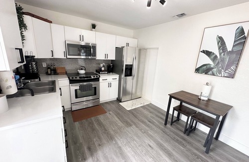 West Little Havana House | Cozy/Comfy Home in Miami- near Miami airport and Miami attractions