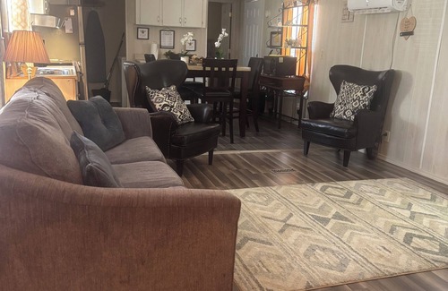 Jerome House | Cozy & Comfy Manufactured Home within 7 minutes of Ft Leonard Wood Military Base