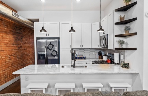 Walnut Hills Condo | Cozy Condo <10min to Downtown, Events, Biz District, Universities, Hospitals
